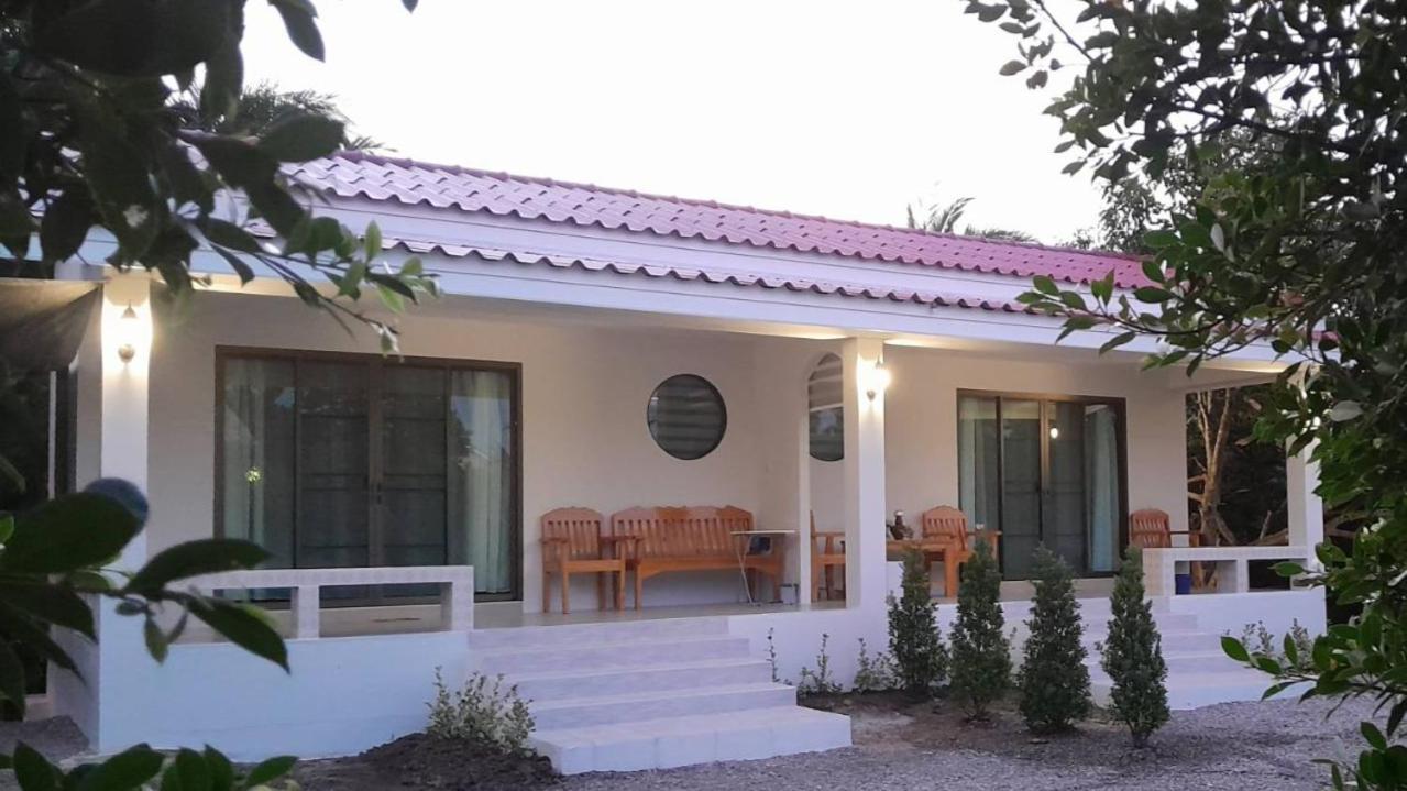 Min House Hotell Lamphun Exteriör bild