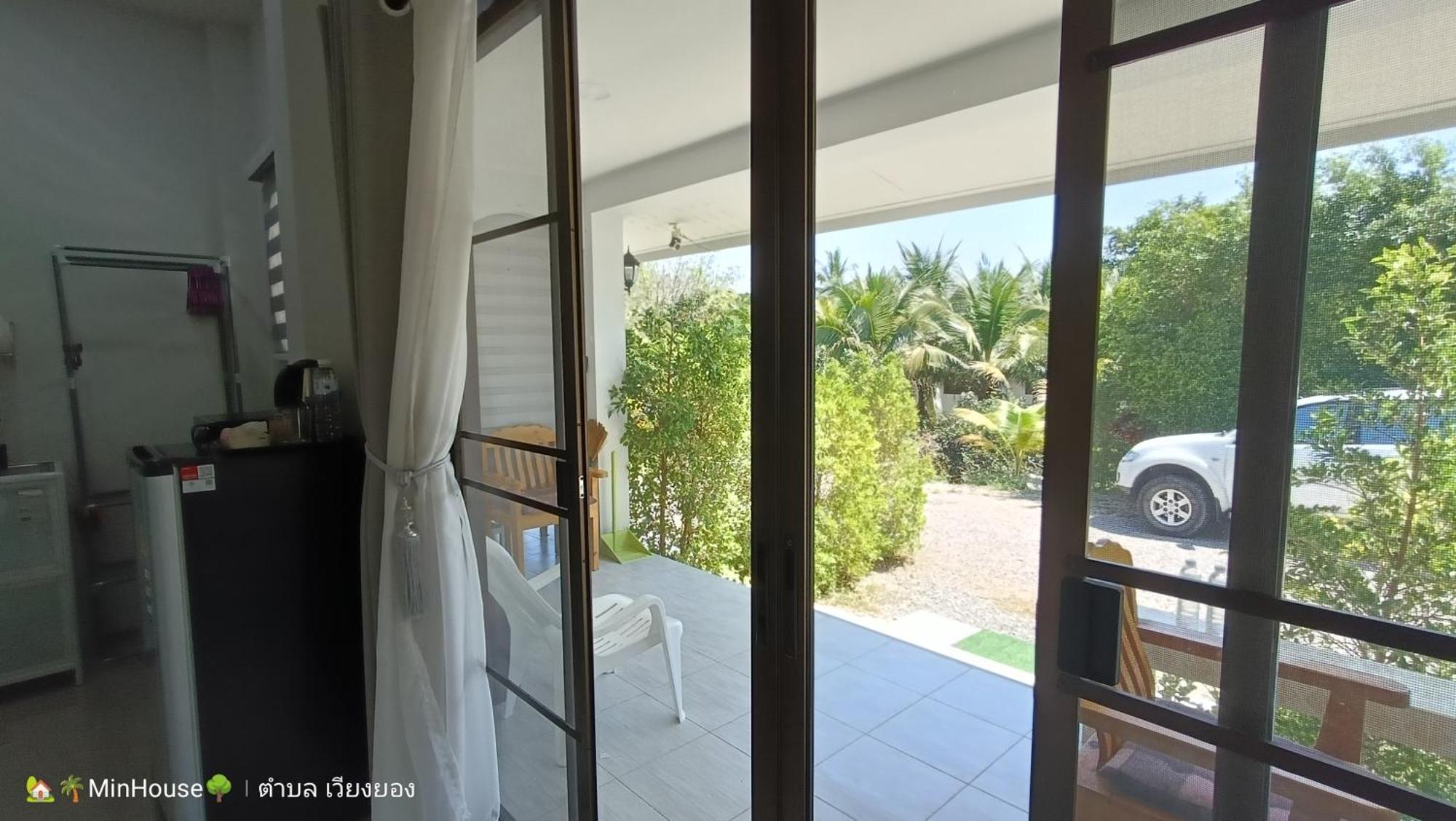 Min House Hotell Lamphun Exteriör bild