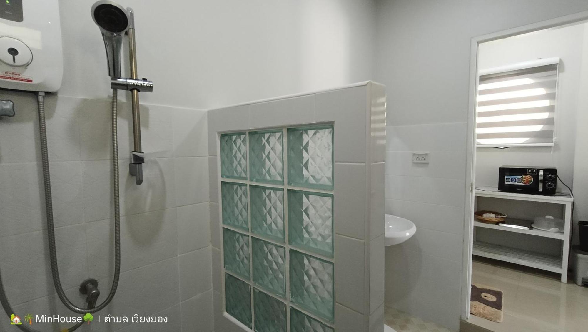 Min House Hotell Lamphun Exteriör bild