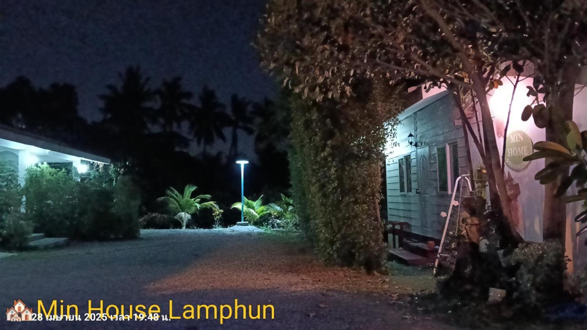 Min House Hotell Lamphun Exteriör bild